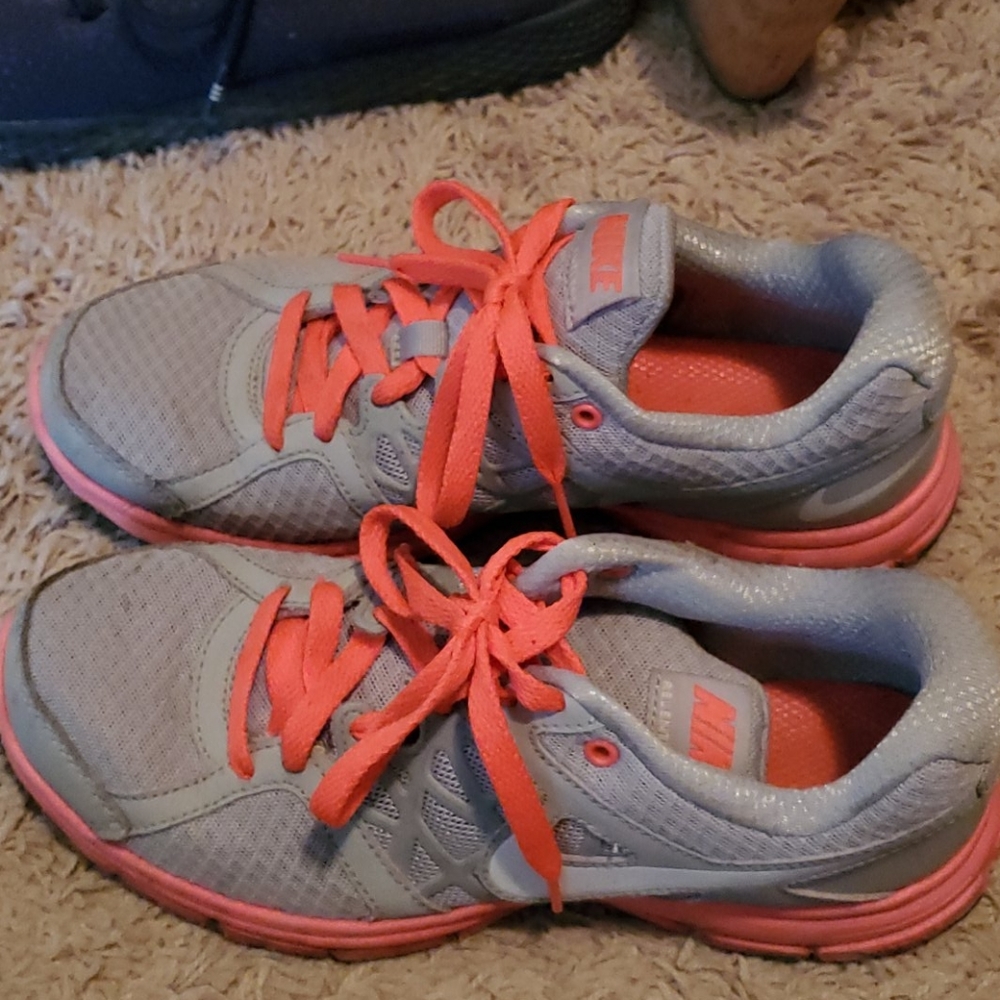 Womens nike shoes